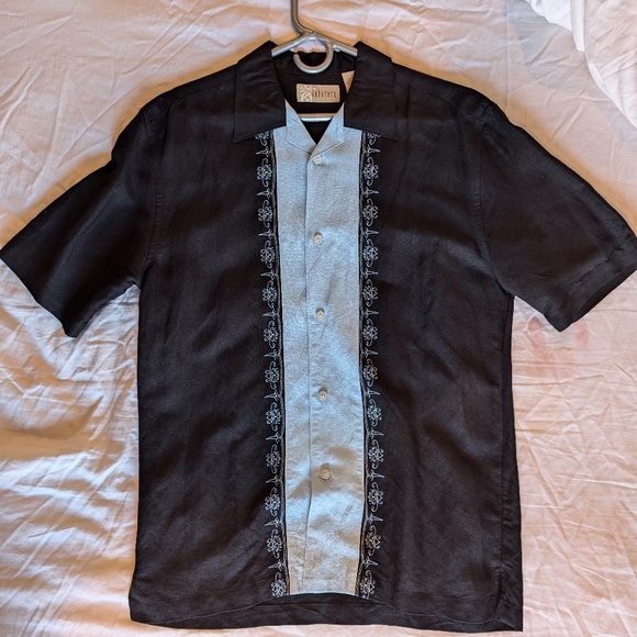 Stylish Men's Cubavera Button Down Size Small Shirt - Picture 1 of 4